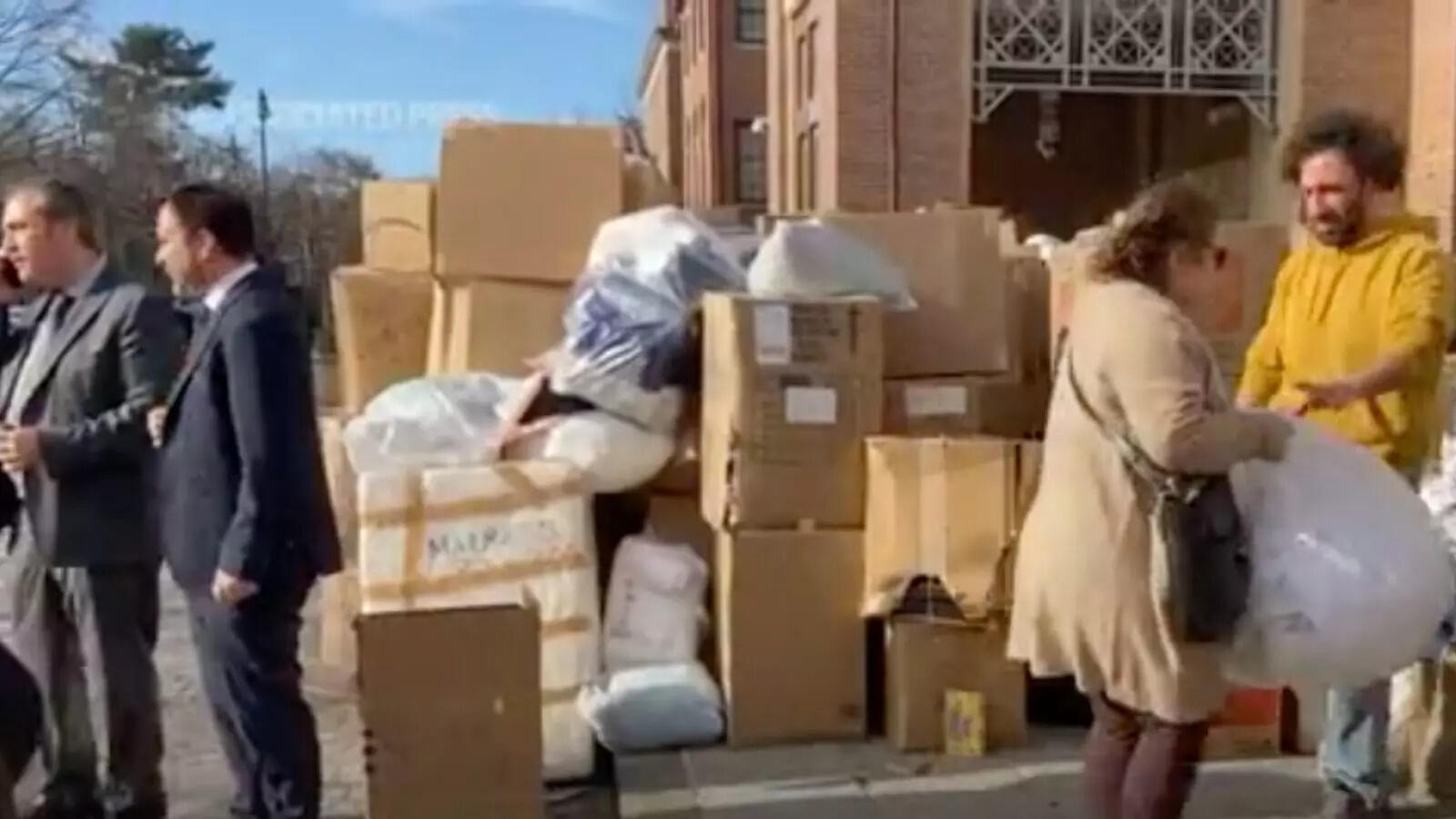 Donations pour in for earthquake victims in Turkey