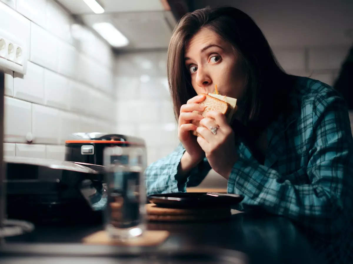 Science behind late-night food cravings and how to tackle them
