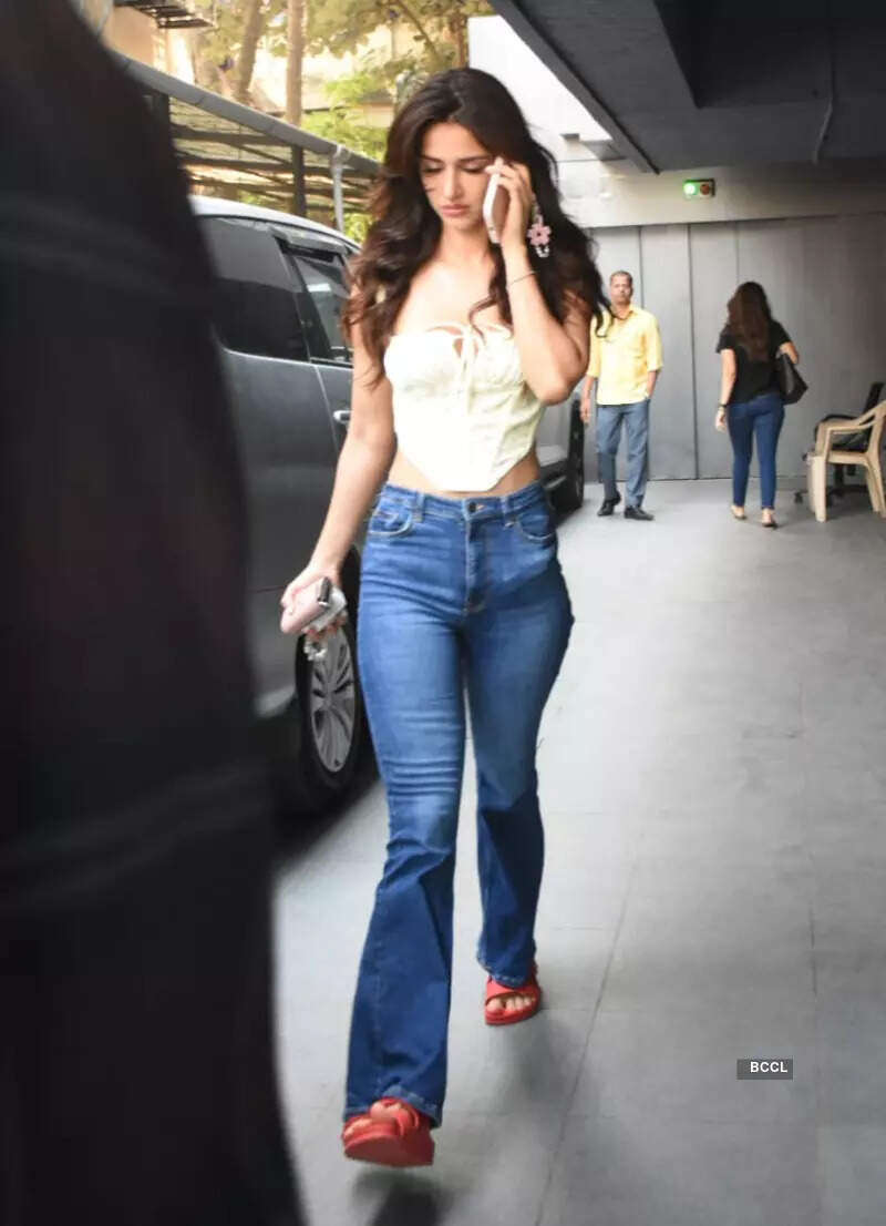 #ETimesSnapped: From Virat Kohli-Anushka Sharma to Disha Patani-Malaika Arora, paparazzi pictures of your favourite celebs