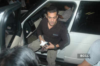 Salman heads to US for surgery