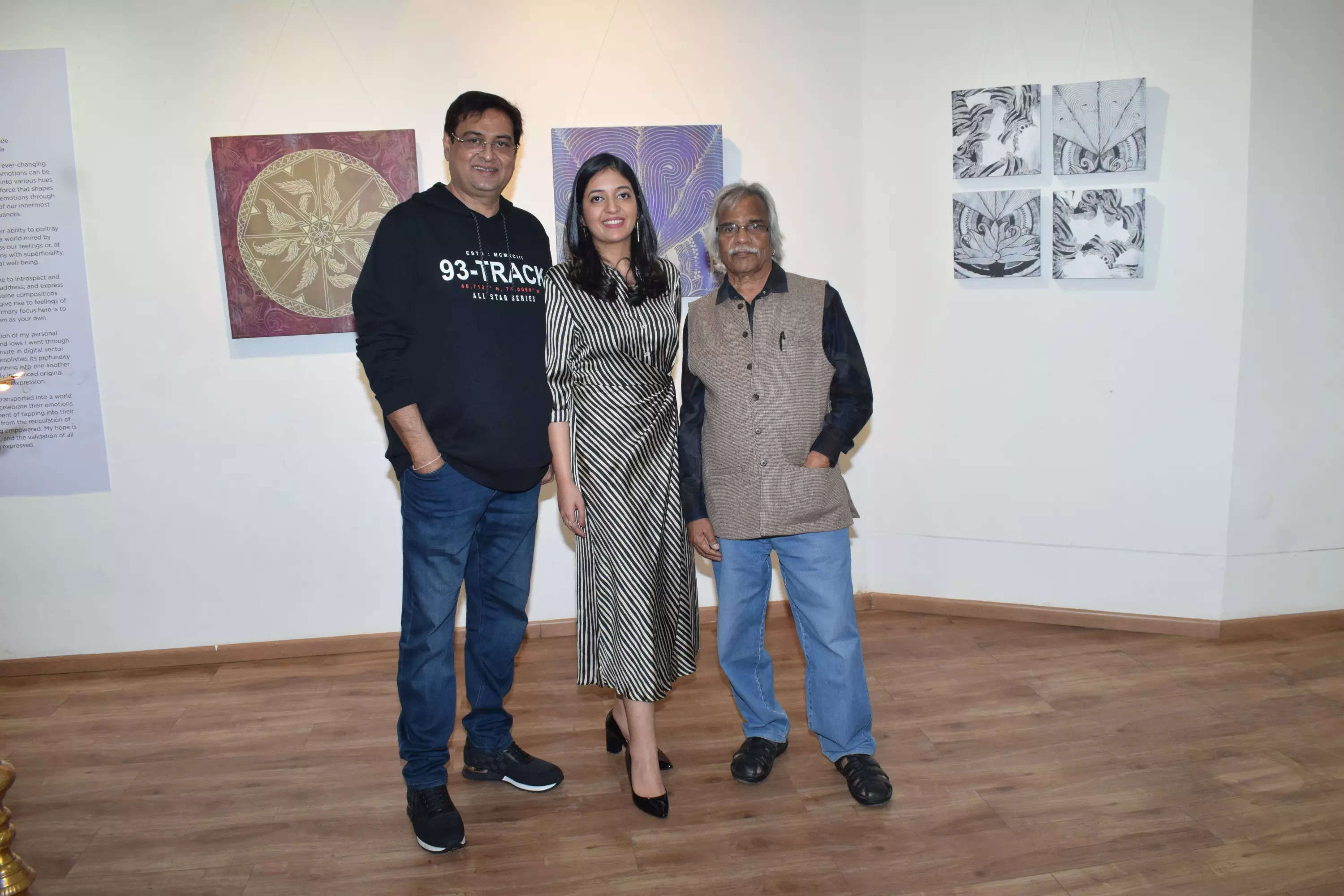 ​In pics: Padma Shri ‘Shri Bhalu Mondhe’ unveils artist Vishali Bawa’s exhibition ‘Prismatic’