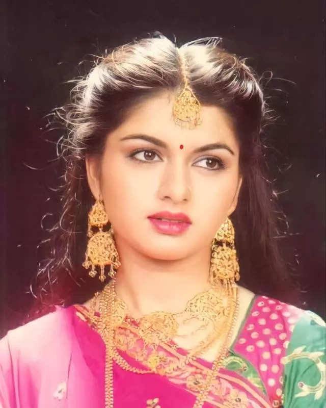 #ETimesTrendsetters: Bhagyashree, the 90s star who enchanted the audience with her evergreen beauty