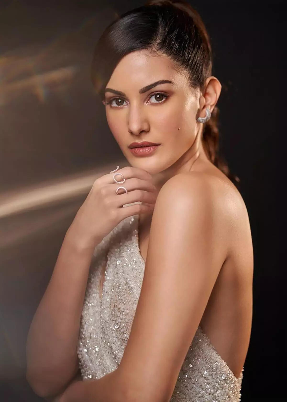 Amyra Dastur is raising temperatures with her glamorous photoshoots