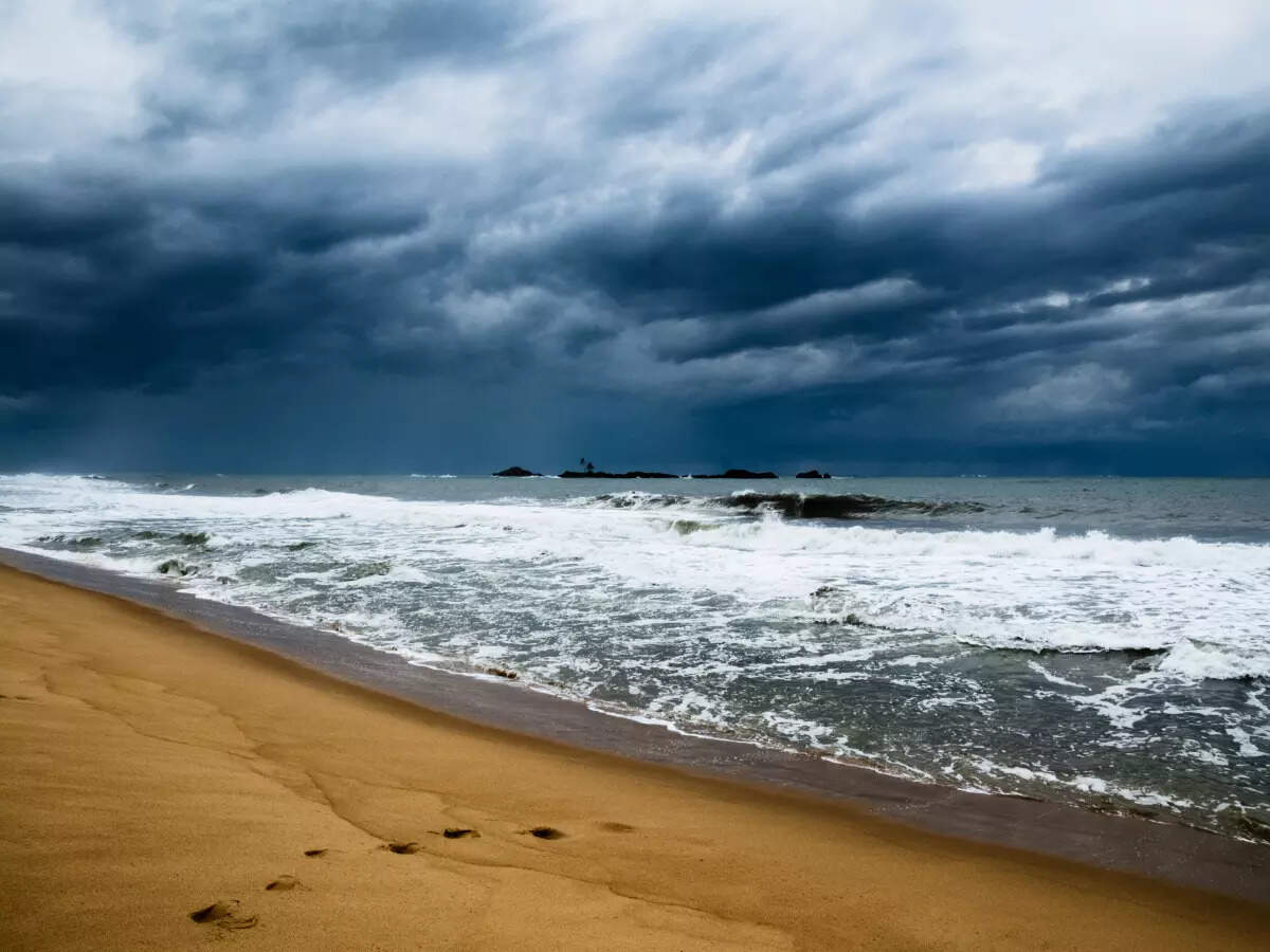 Cyclone Freddy makes landfall in Madagascar; Mauritius airport resumes operations Cyclone Freddy makes landfall in Madagascar; Mauritius airport resumes operations