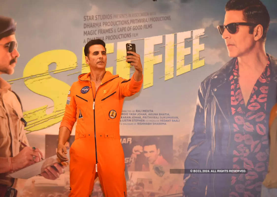 Akshay Kumar breaks Guinness World Record for clicking 184 selfies in three minutes
