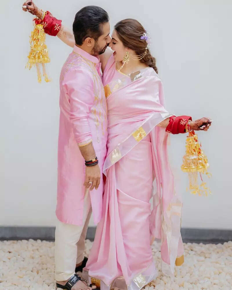 These pictures from Abhishek Pathak and Shivaleeka Oberoi&rsquo;s wedding are straight out of a fairy tale!