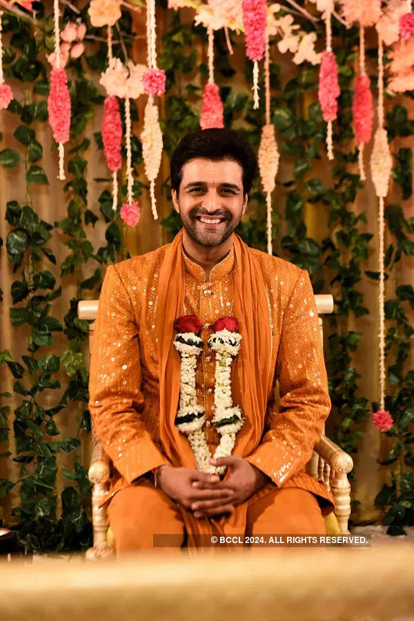 Inside pictures from Taarak Mehta Ka Ooltah Chashmah actor Sachin Shroff and Chandni Kothi’s wedding ceremony