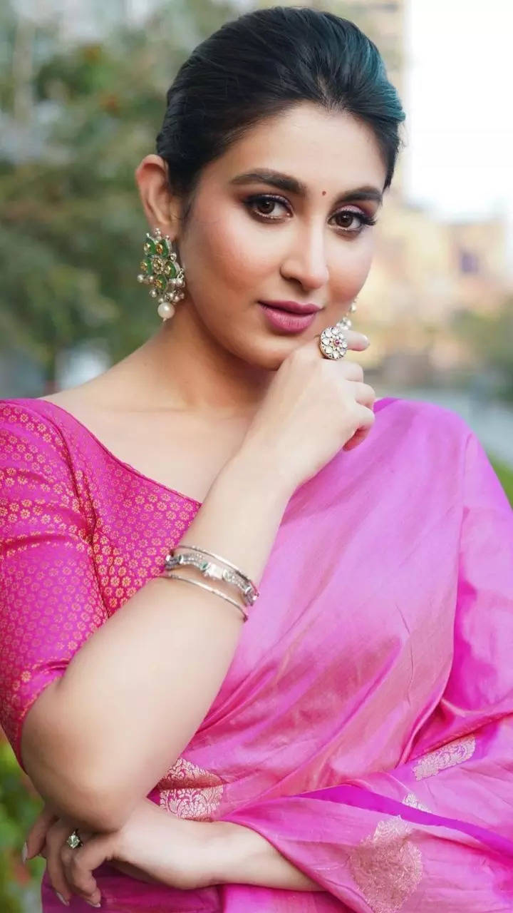 Charming photos of Bengali beauty Oindrila Sen | Times of India
