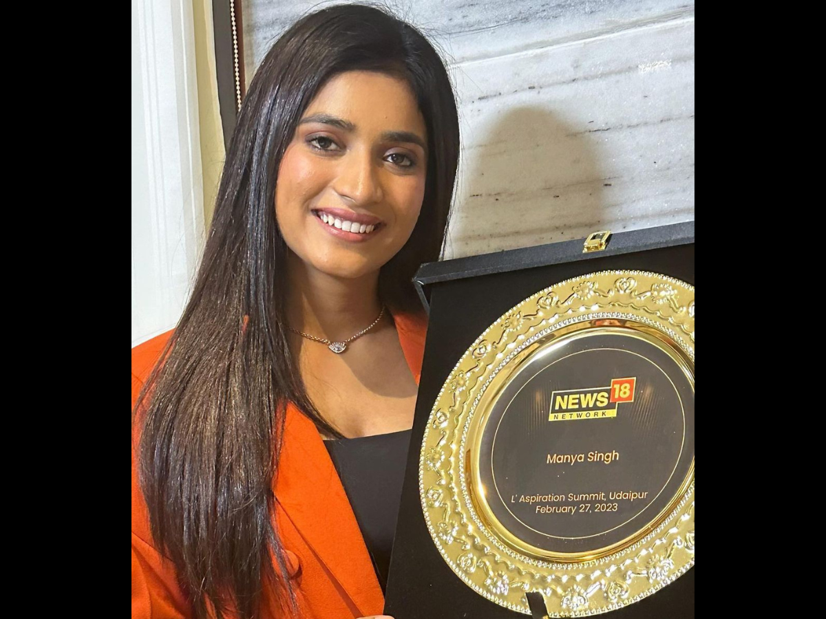 Manya Singh wins an award at the L’Aspiration Summit 
