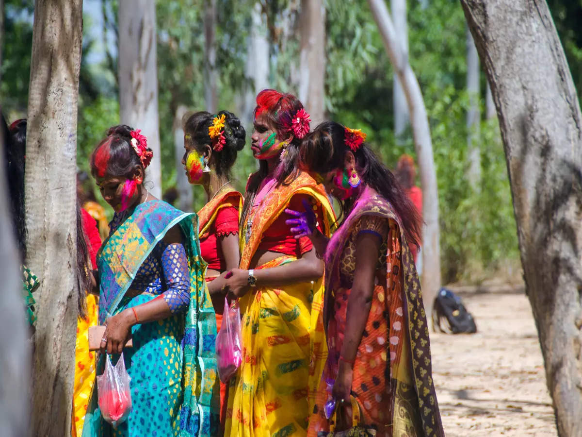 santiniketan visiting dates during holi