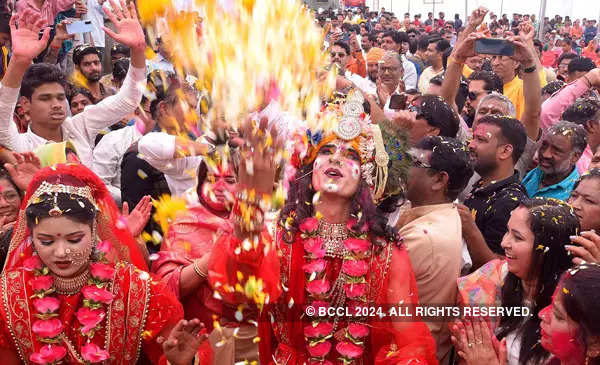 Holi fervour grips India as celebrations begin with gusto