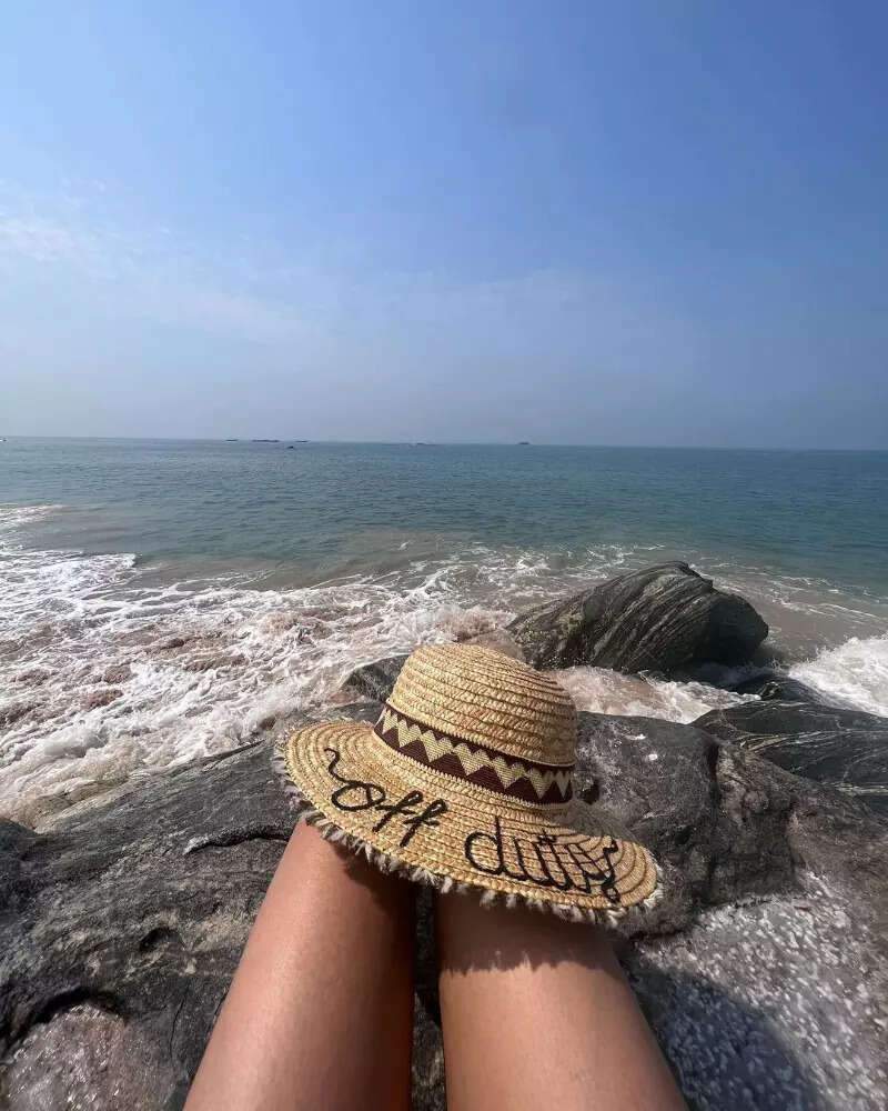 Mira Rajput drops stunning pictures from her beach vacation with husband Shahid Kapoor