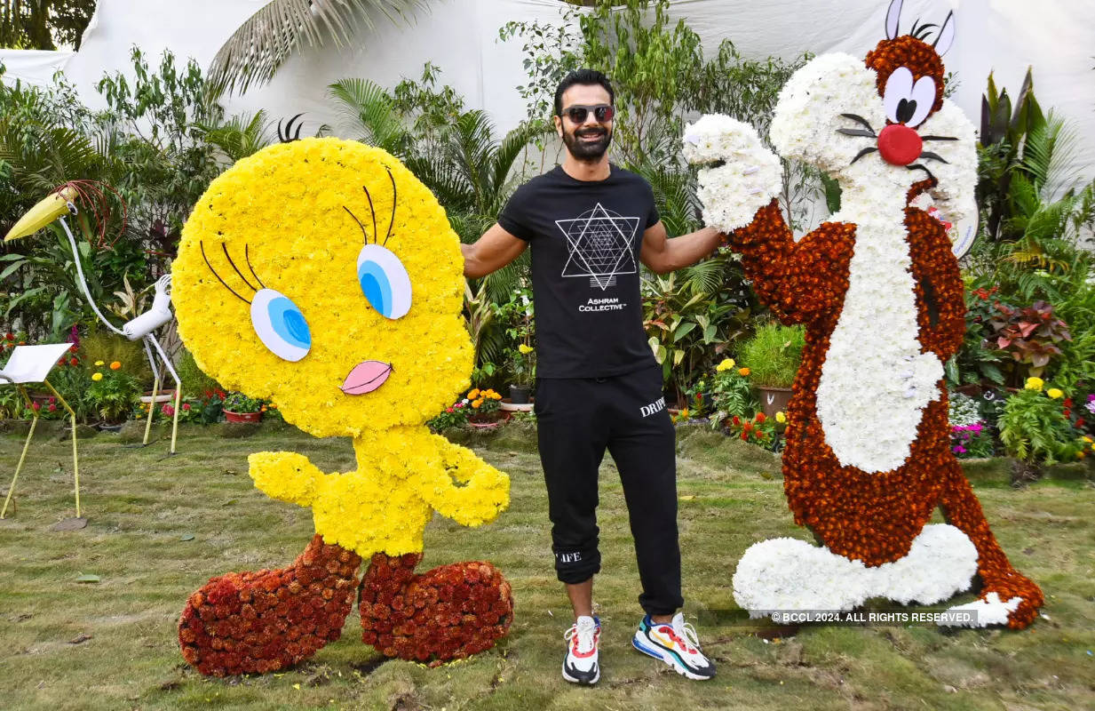 Celebs attend the 26th flower exhibition