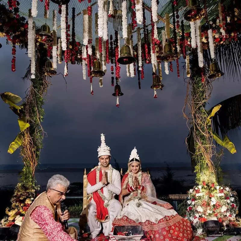 Krishna Mukherjee ties the knot with Chirag Batliwalla in traditional Bengali ceremony