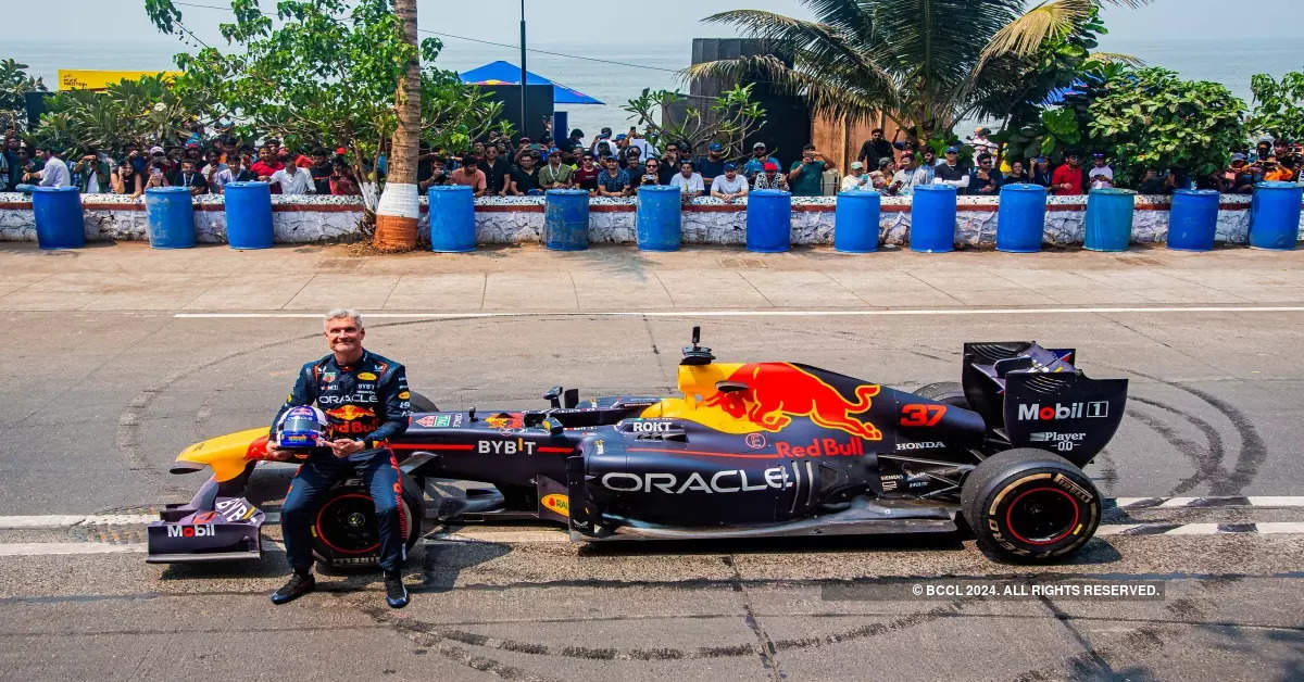 David Coulthard leaves F1 fans in awe with donuts as he drives Red Bull RB7 in Mumbai, see pictures