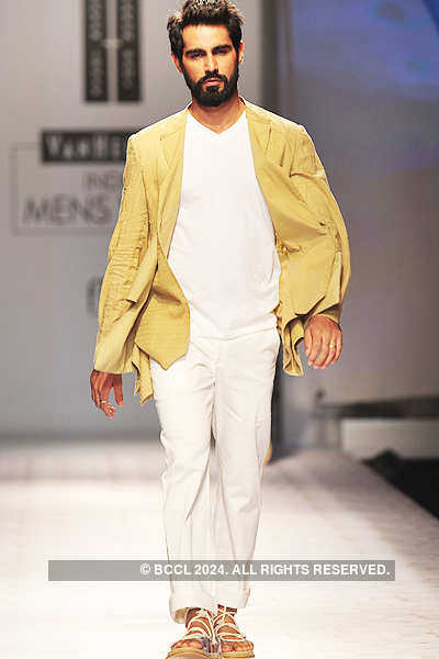 VHIMW '11 Grand Finale : KJo & Varun Bahl