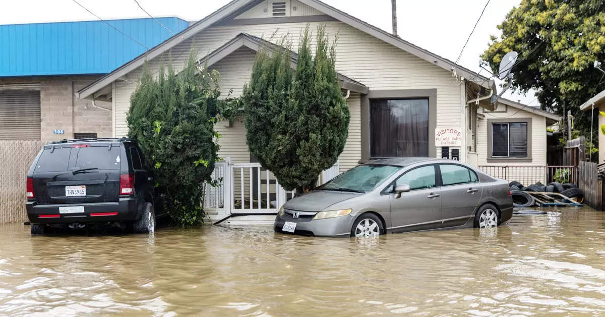 Heavy rain disrupts normal life in California