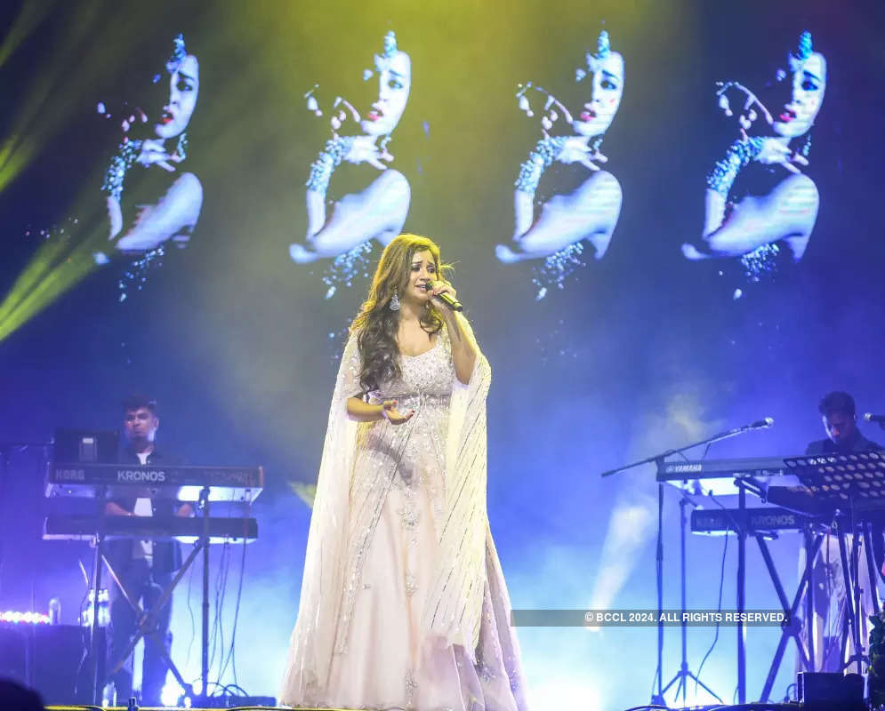 Shreya Ghoshal enthralls the audience with electrifying performances