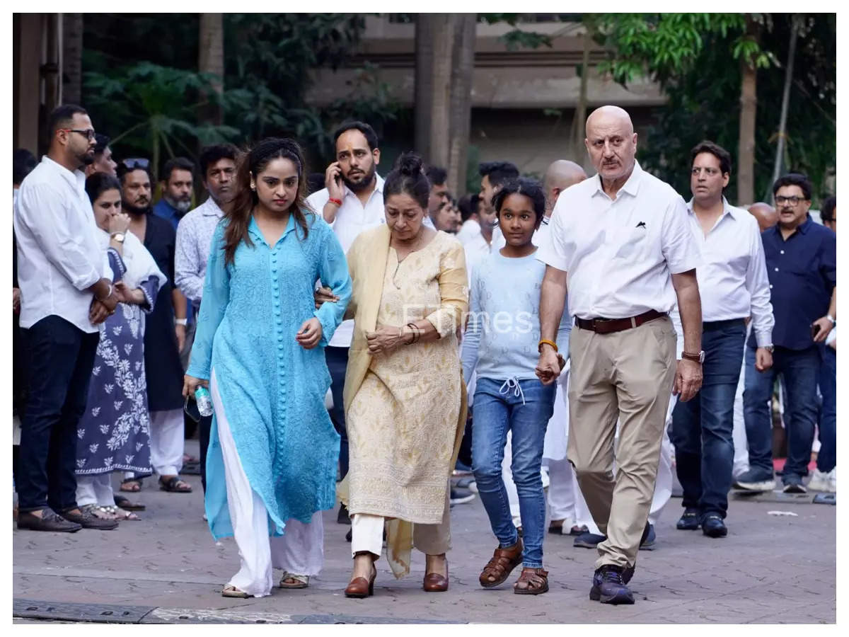 Satish Kaushik prayer meet (9)