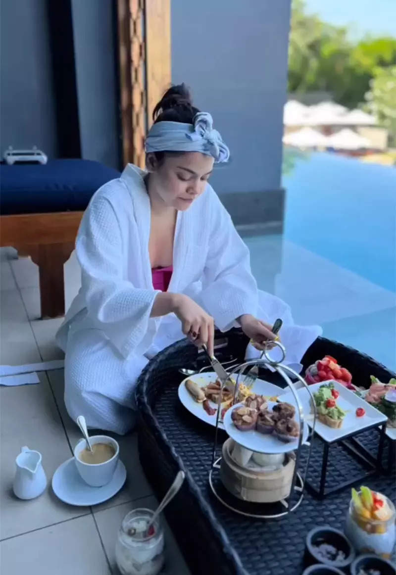 The Kapil Sharma Show fame Sumona Chakravarti shares stunning pictures from her Phuket vacation