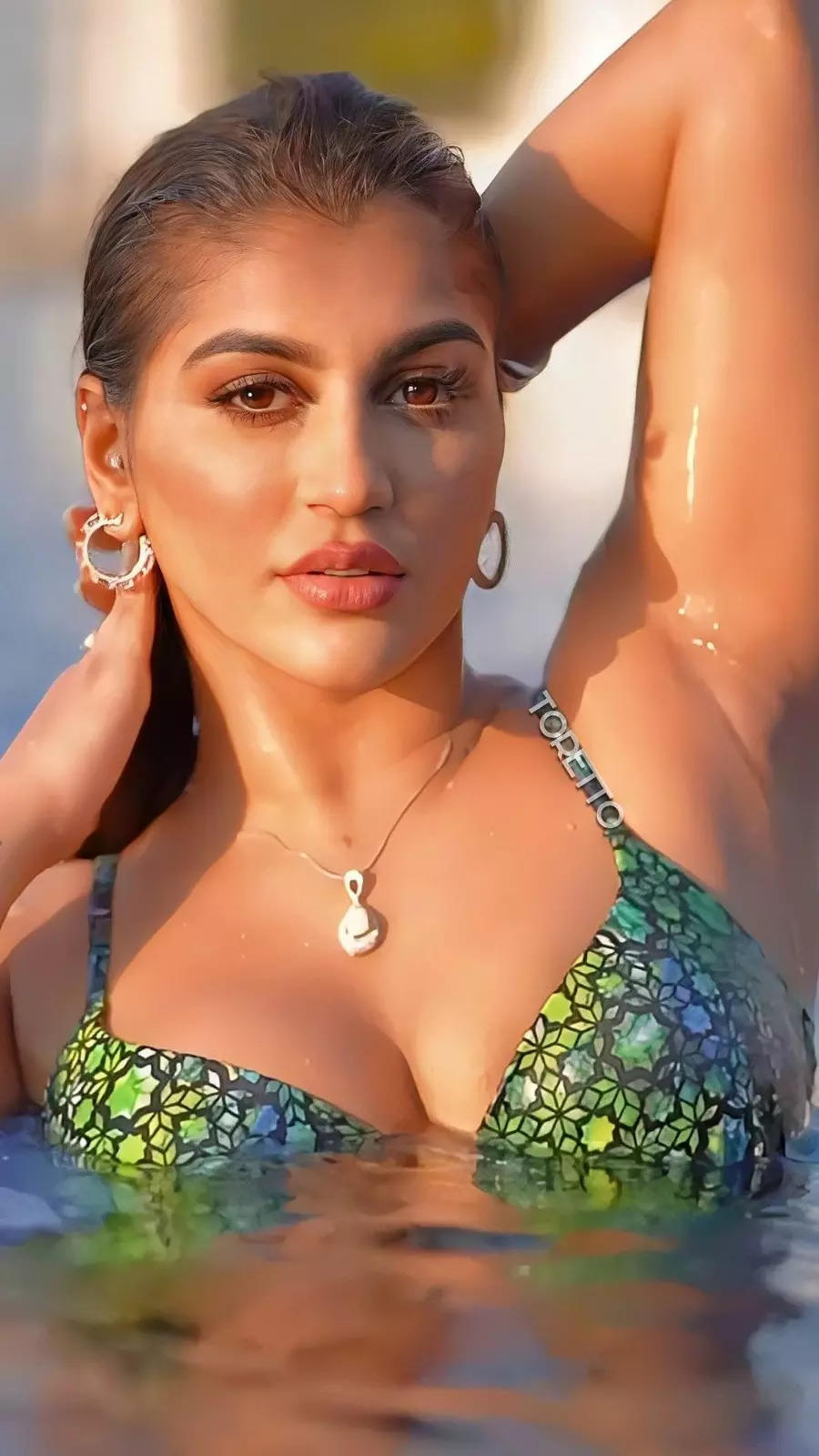Yashika Anand's cool pictures set the internet on fire | Times of India