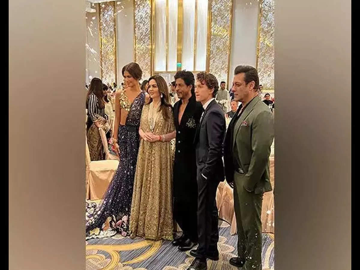 Shah Rukh Khan, Salman Khan's picture with Tom Holland goes viral, fans say  'Jab Tiger, Pathaan met Spider-Man' | Hindi Movie News - Times of India