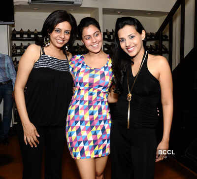 Simon Hewitt Live @ Smoke House Grill