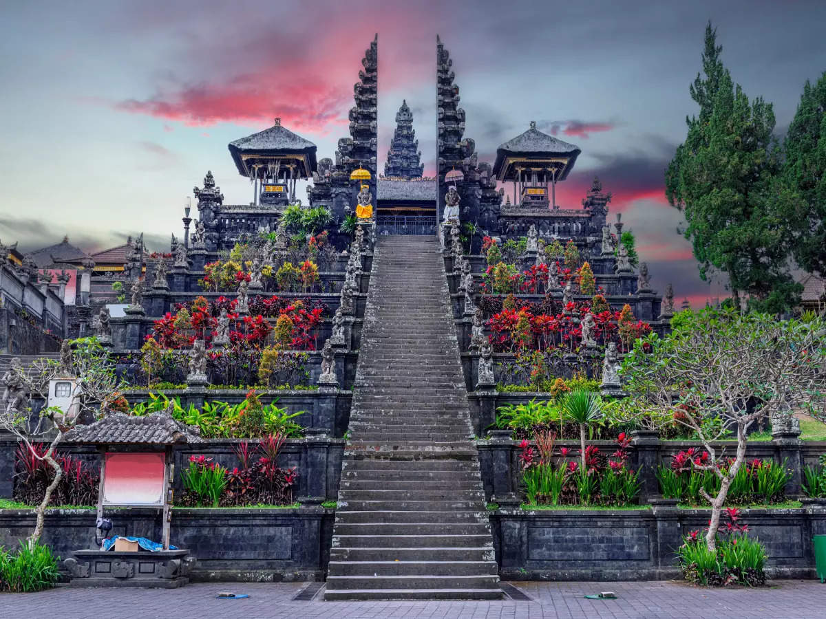 biggest hindu temple in bali