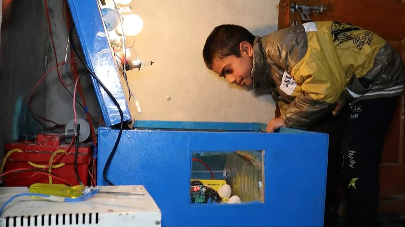 J&K 10yearold young inventor develops lowcost egg incubator in Kulgam