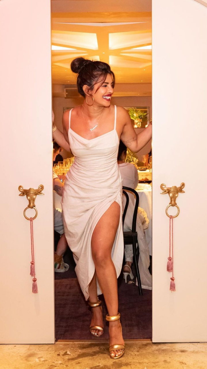 18 desi dishes on Priyanka Chopra's New York restaurant menu | Times of  India