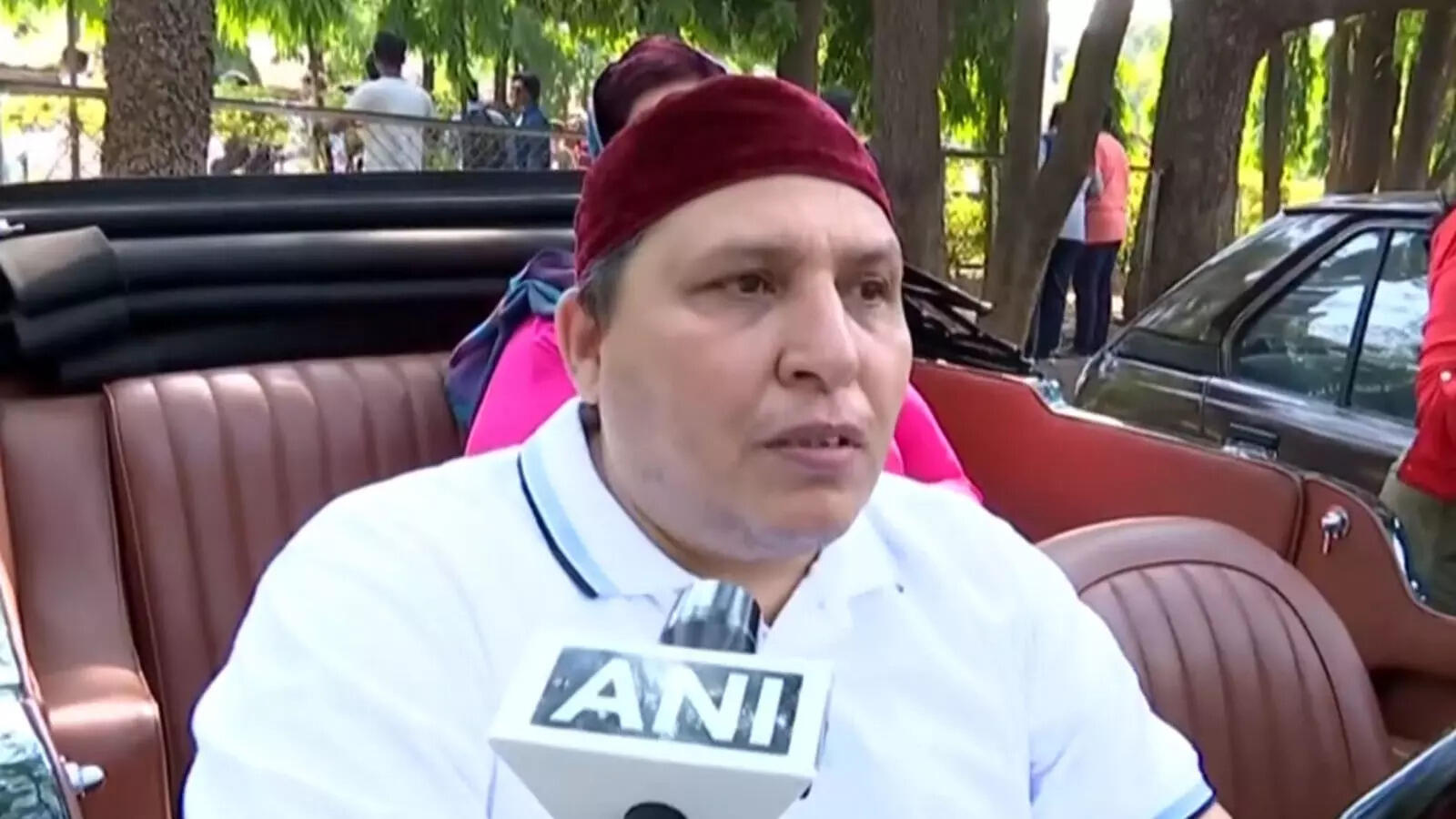 Vintage cars take over streets of Pune, take residents on nostalgic ride