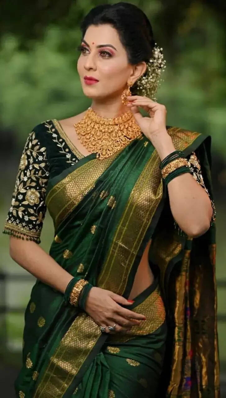 marathi dark green paithani saree