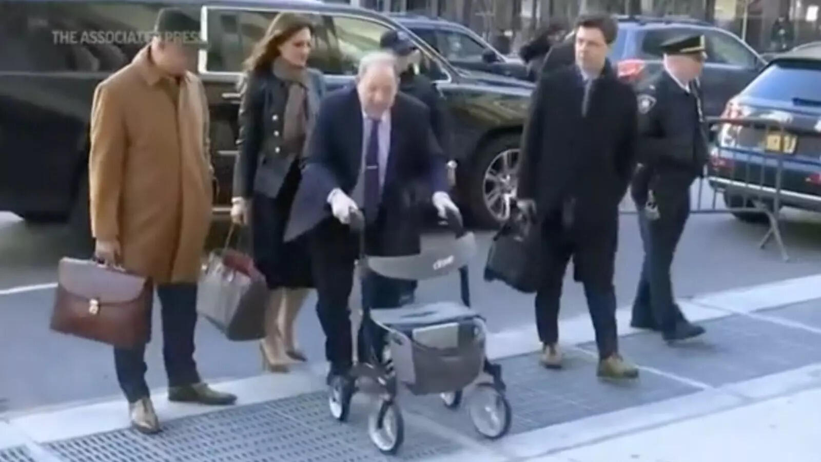 Weinstein returns to New York after Los Angeles conviction