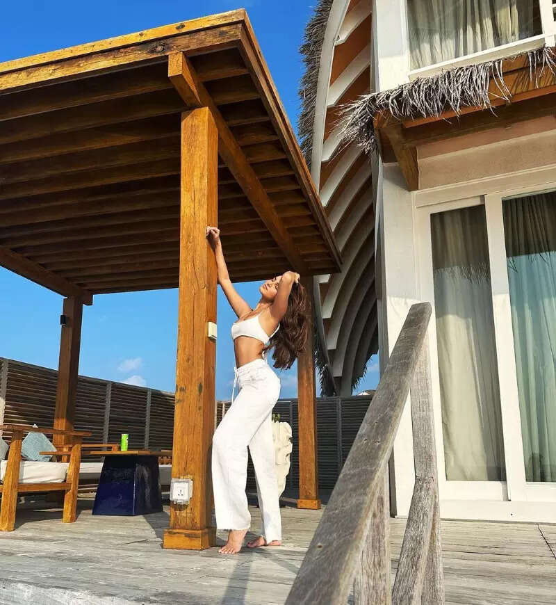 ​Tara Sutaria&rsquo;s alluring holiday pictures are all about sun, sand and stylish beach wears!