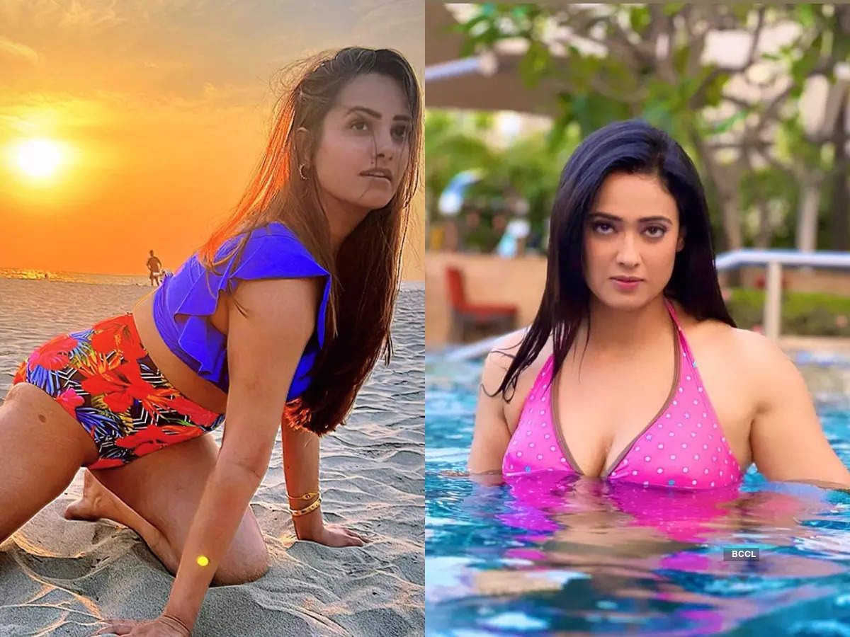 From Anita Hassanandani to Shweta Tiwari: TV's glam moms look stunning in  swimsuits | The Times of India