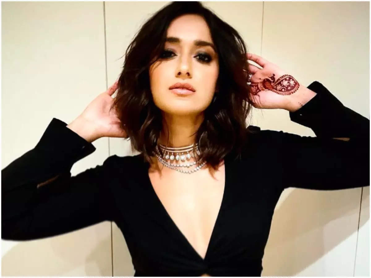 Pregnancy announcement, break-up and body shaming: Times when Ileana hit headlines  | The Times of India