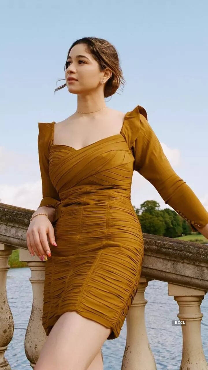 Sara Tendulkar is making heads turn with her glamorous pictures