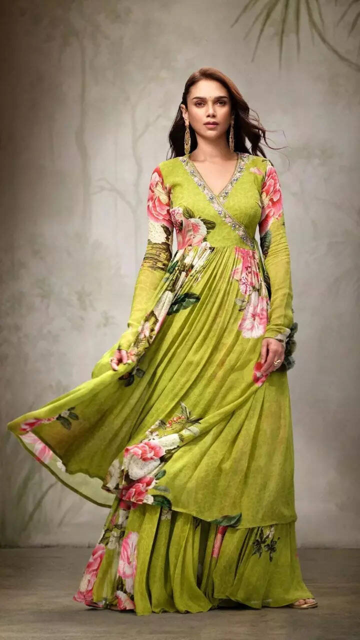 Take cues from Bollywood actresses to elevate your Eid 2023 style game