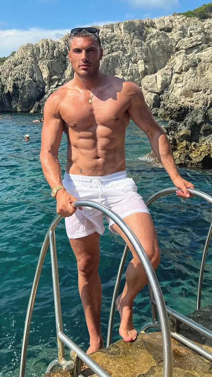 ​Creator of hairstyles​