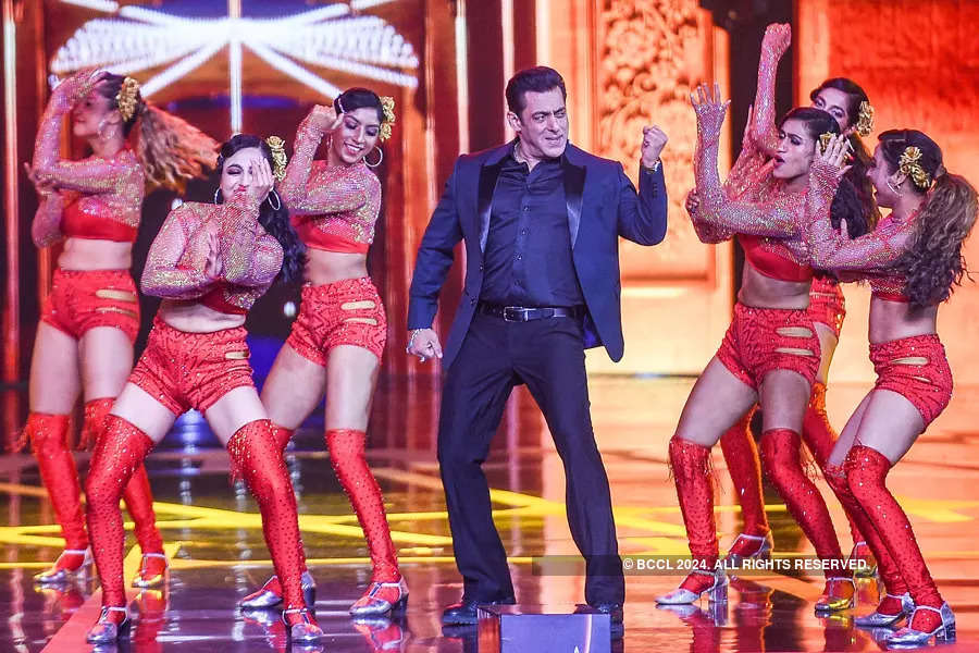 68th Hyundai Filmfare Awards 2023: Salman, Janhvi, Tiger, Vicky, Jacqueline and Govinda give an electrifying performance