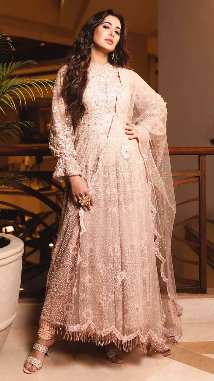 ​Nargis Fakhri slays in ethnic wear​