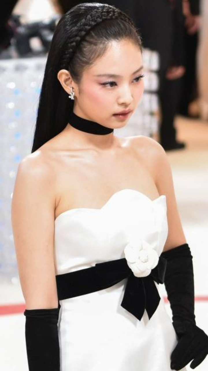 Jennie Kim Wore A Vintage 1990 Chanel Dress At The Met Gala 2023