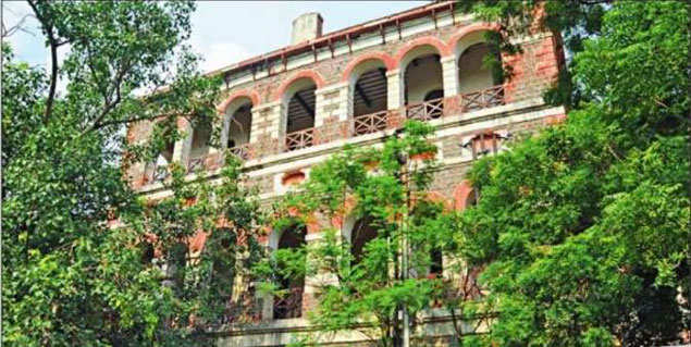 A decade and many promises later, Red Fort barracks withering away ...