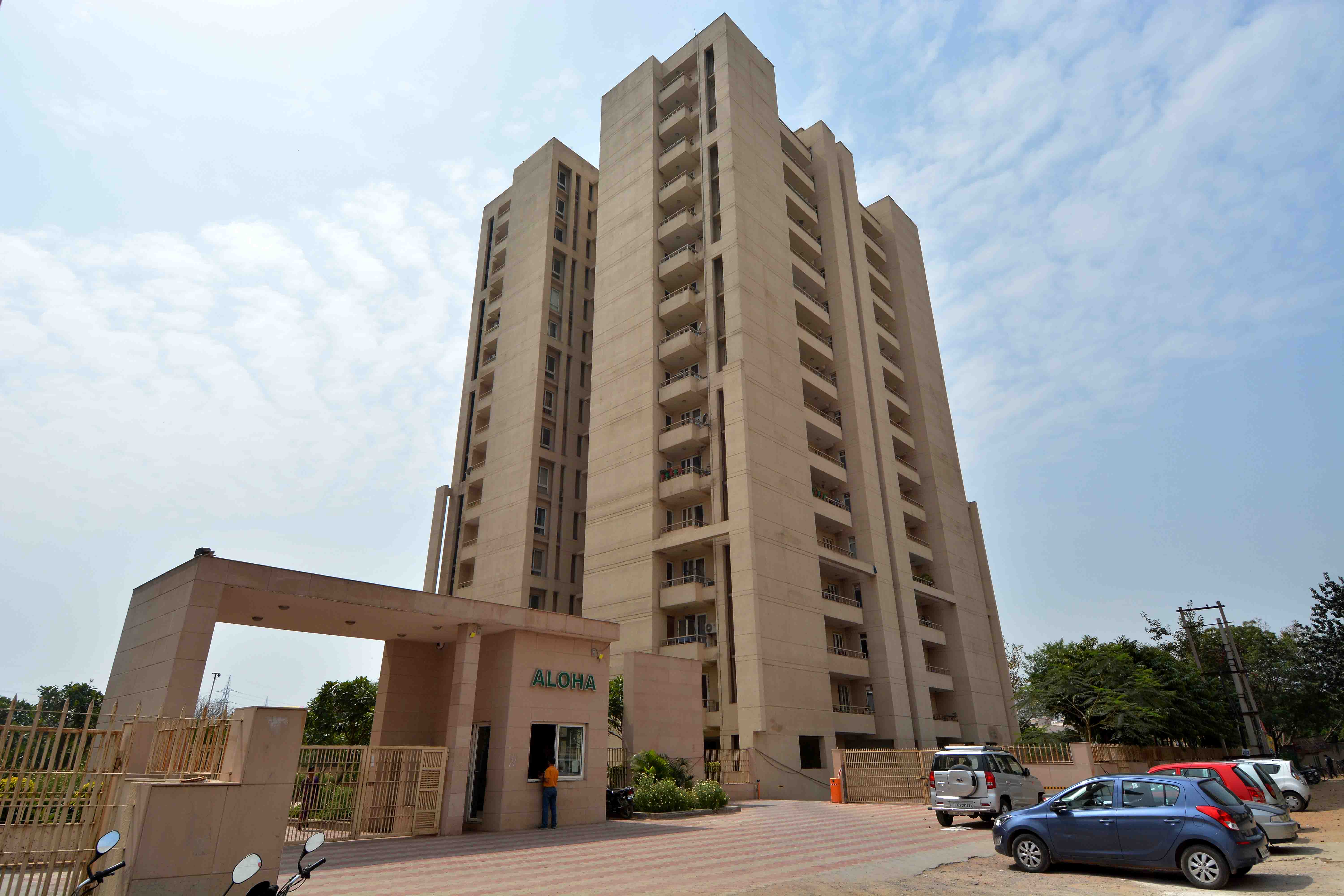 Residents of Gurgaon's Aloha complain of poor maintenance,