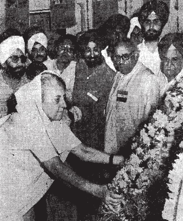 TOI, July 21, 1974: PM Indira Gandhi pays homage as Udham Singh&#39;s remains arrive in Delhi from UK