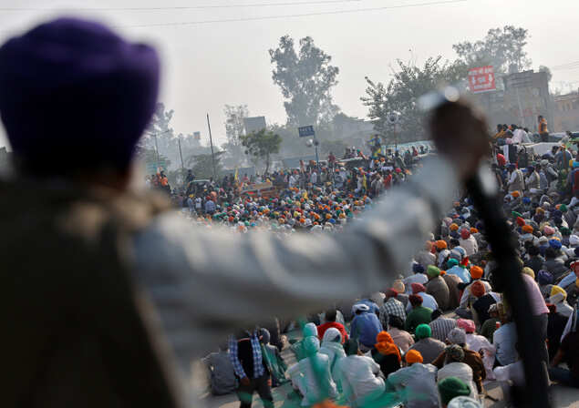 Farmers protest in Delhi: Experts worry about Covid, farmers say new laws  bigger threat to their survival | India News - Times of India