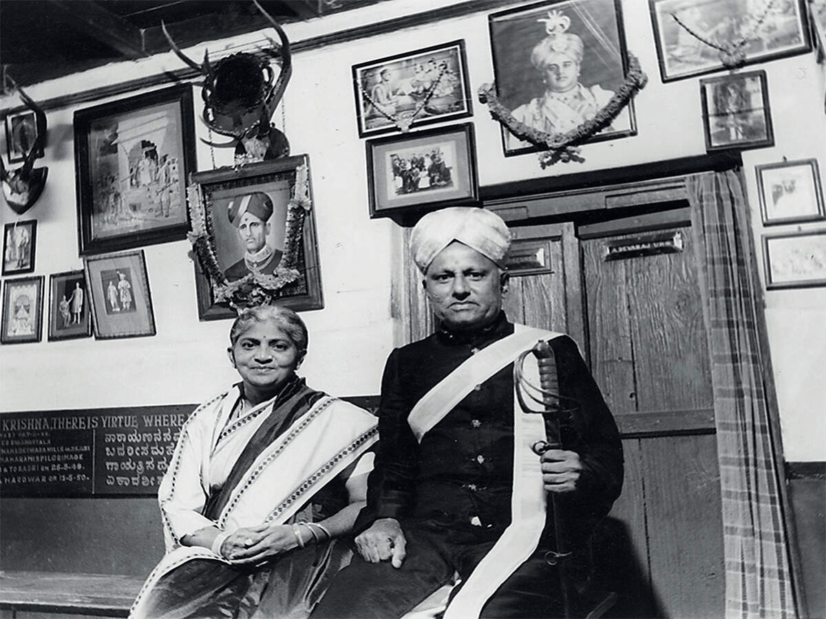 History of Karnataka in Black & White An album for Rajyotsava