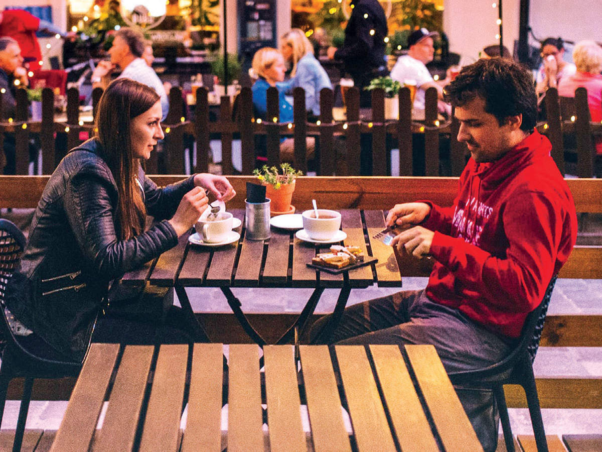 7 essentials for a lovely date night