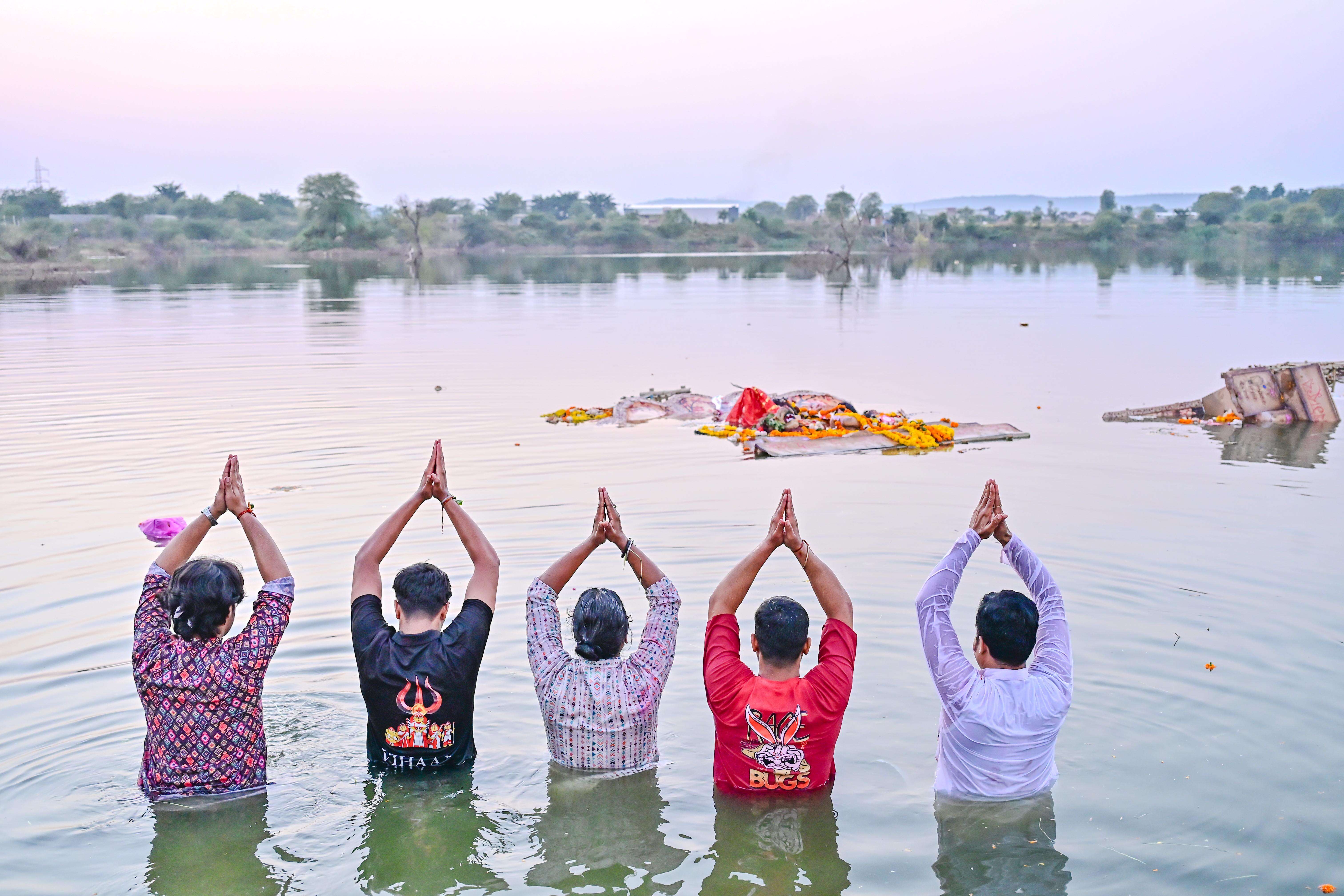 Durga idol immersion at Aakheda dam (11).JPG
