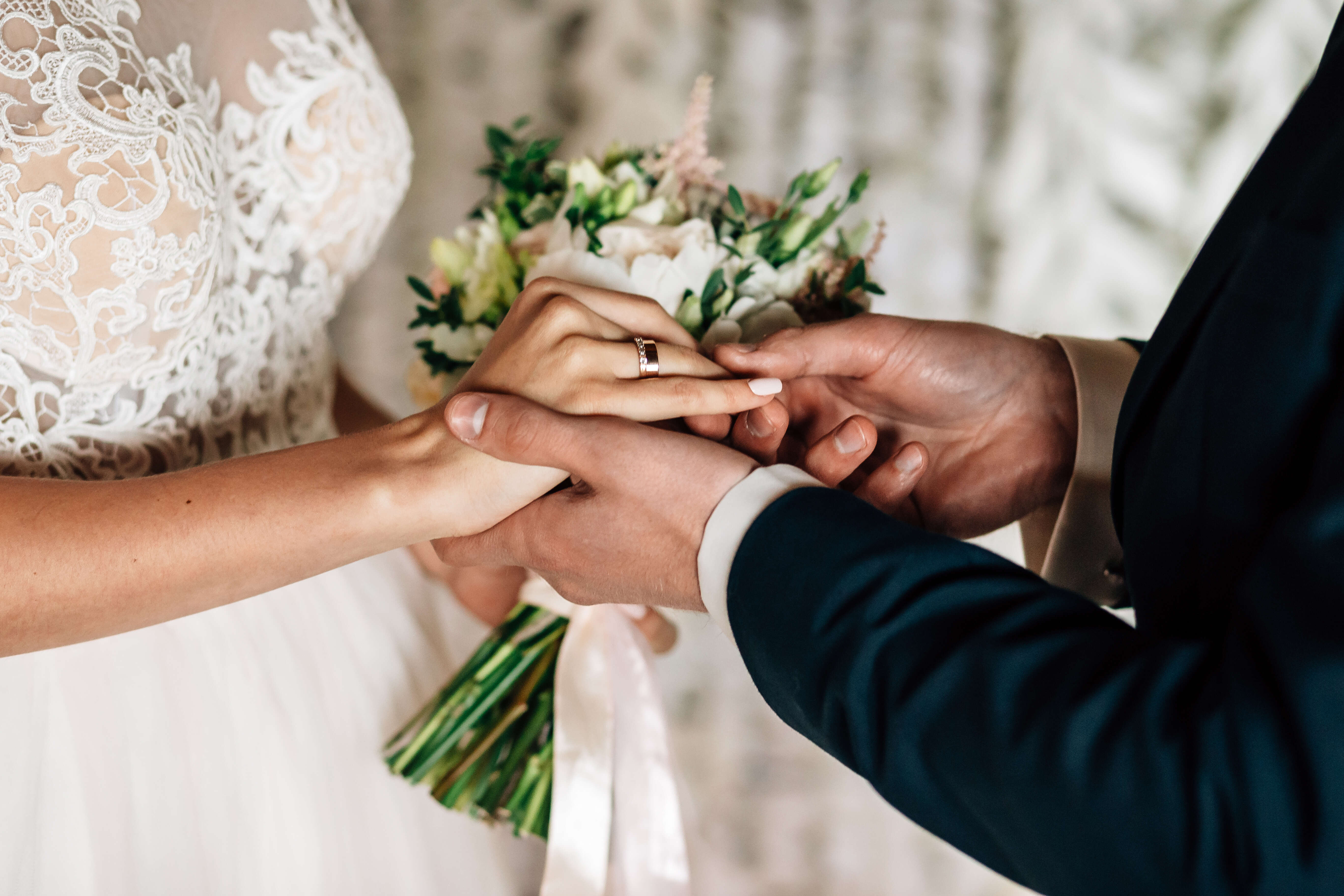 Kerala wedding has it all: Twin brothers marry twin sisters, while twin priests and twin altar boys join the celebration